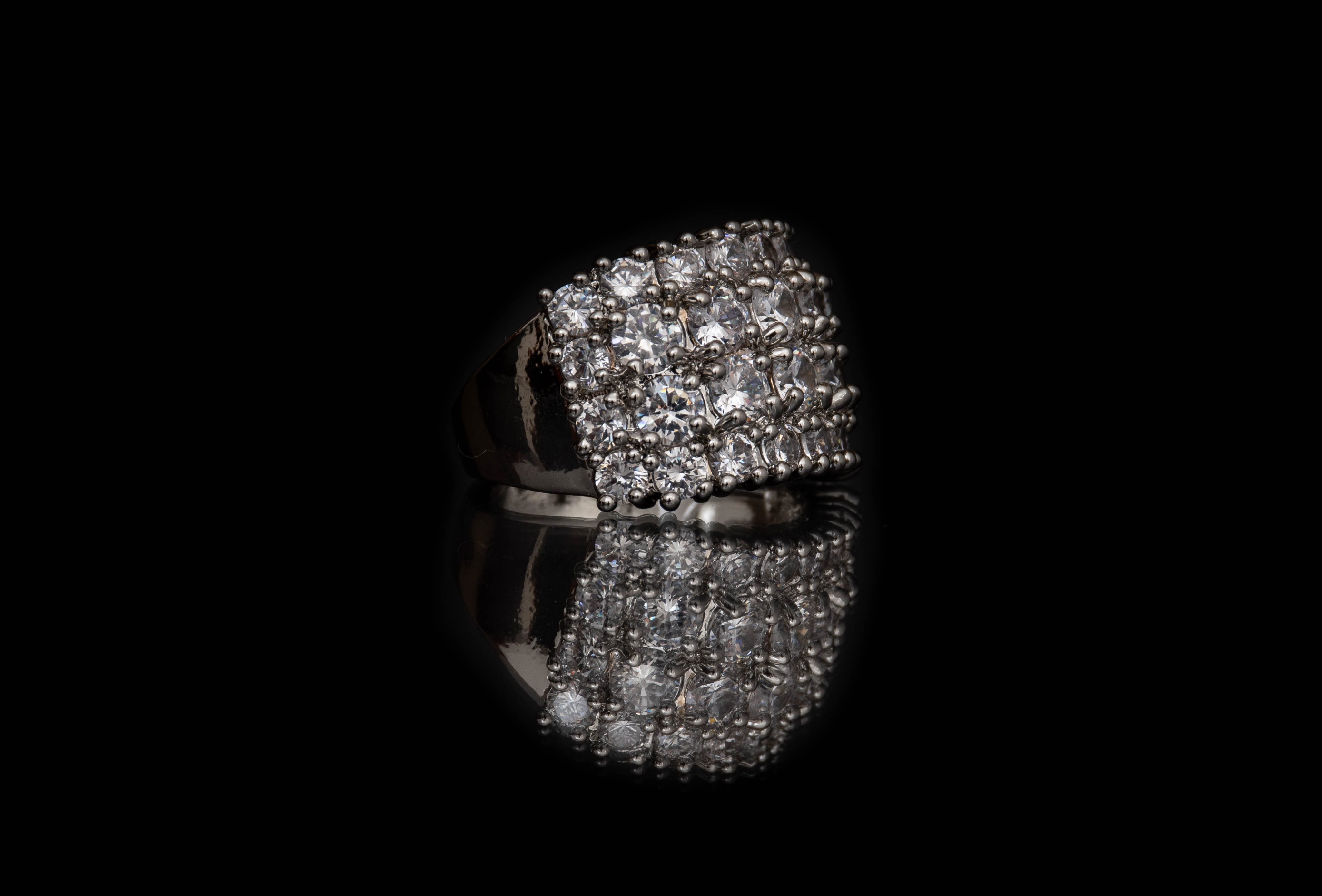 Peça em prata 925 — anel cravejado